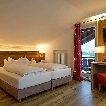 Wohlfuehlhotel Berwanger Hof ホテル 4*