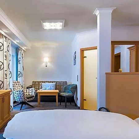Wohlfuehlhotel Berwanger Hof ホテル 4*